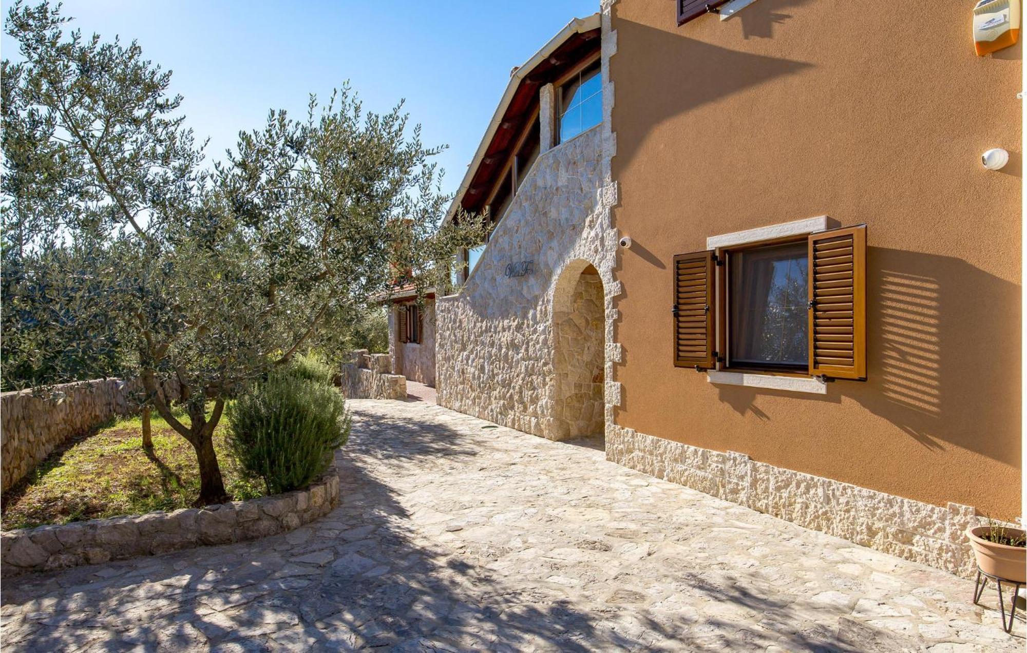 Gorgeous Home In Zgaljici With Sauna Εξωτερικό φωτογραφία